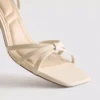 Sandalias de tiras con tacón grueso
