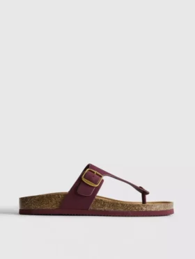 Sandalias tipo mule con barra en T y hebilla