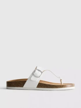 Sandalias tipo mule con barra en T y hebilla