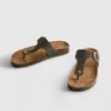 Sandalias tipo mule con barra en T y hebilla