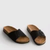 Sandalias tipo mule con correa y hebilla