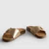 Sandalias tipo mule con correa y hebilla