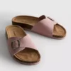Sandalias tipo mule con correa y hebilla