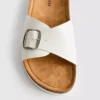 Sandalias tipo mule con correa y hebilla