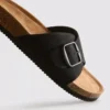 Sandalias tipo mule con correa y hebilla