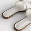 Sandalias tipo mule con hebillas