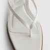 Sandalias tipo mule con zapatos de tacón y tiras entre los dedos