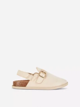 Sandalias tipo mule de puntera cerrada