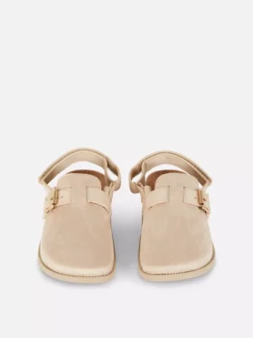 Sandalias tipo mule de puntera cerrada