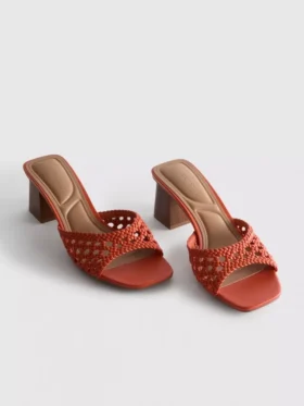 Sandalias tipo mule de tacón grueso y punta cuadrada