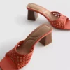 Sandalias tipo mule de tacón grueso y punta cuadrada