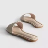 Sandalias tipo mules con cuentas de strass