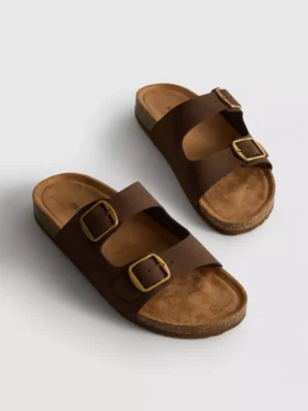 Sandalias tipo mules con doble correa de hebilla