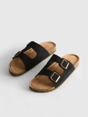 Sandalias tipo mules con doble correa de hebilla