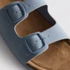 Sandalias tipo mules con doble correa de hebilla