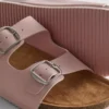 Sandalias tipo mules con doble correa de hebilla