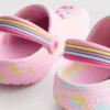 Sandalias tipo zueco con diseño de unicornio