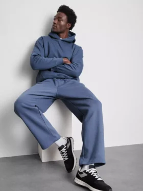 Sudadera con capucha oversize imprescindible