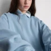 Sudadera oversize con hombros caídos