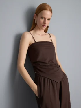 Top bandeau con bajo en forma de pañuelo