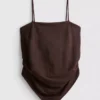 Top bandeau con bajo en forma de pañuelo