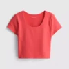 Top corto con cuello redondo supersuave