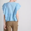 Top de algodón bordado con mangas festoneadas