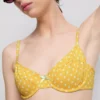 Top de bikini con aros, escote corazón y lunares