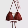 Top de bikini triangular con detalle de cadena