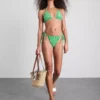 Top de bikini triangular con estampado de cuadros vichy y plátano