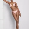 Top de bikini triangular con estampado de estrellas de mar a rayas