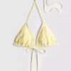 Top de bikini triangular con textura arrugada
