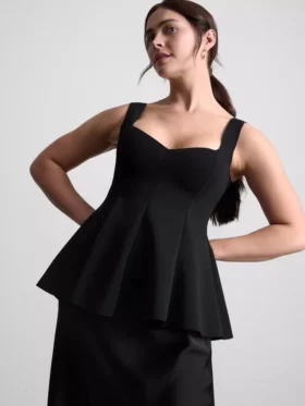 Top de crepé con peplum y escote corazón