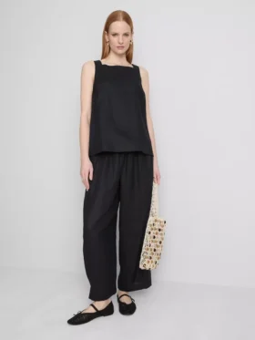 Top de lino de corte A con tirantes anchos de The Edit