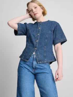 Top de manga corta ajustado de denim de algodón para pantalones cortos