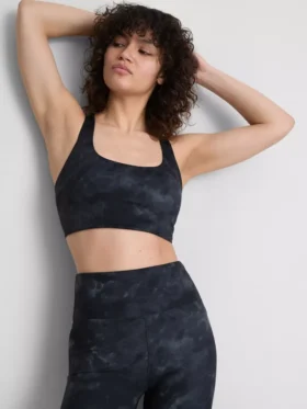 Top deportivo corto con espalda nadadora y estampado de mármol