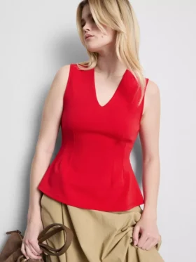 Top sin mangas con peplum y escote en V