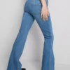 Vaqueros acampanados de algodón denim de talle medio