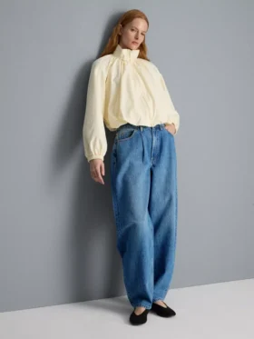 Vaqueros de algodón denim con corte acampanado