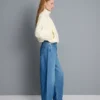 Vaqueros de algodón denim con corte acampanado
