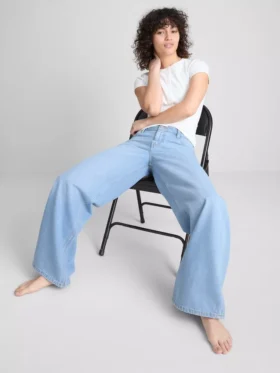 Vaqueros de algodón denim de talle medio y pierna ancha