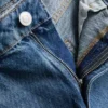 Vaqueros de tiro bajo y corte recto de estilo desenfadado
