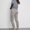 Vaqueros pitillo de denim con alto contenido en algodón