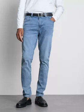 Vaqueros pitillo de talle medio