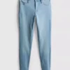 Vaqueros pitillo de talle medio Essential | corte regular
