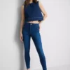 Vaqueros pitillo de talle medio Essential | corte regular