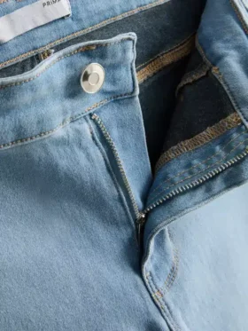 Vaqueros pitillo de talle medio Essential | corte regular