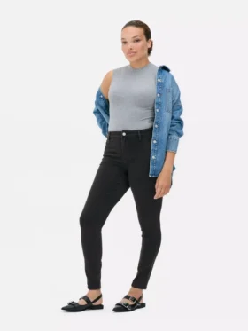 Vaqueros pitillo de talle medio Essential | corte regular