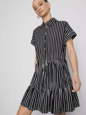 Vestido camisero mini a rayas con volantes