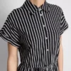 Vestido camisero mini a rayas con volantes